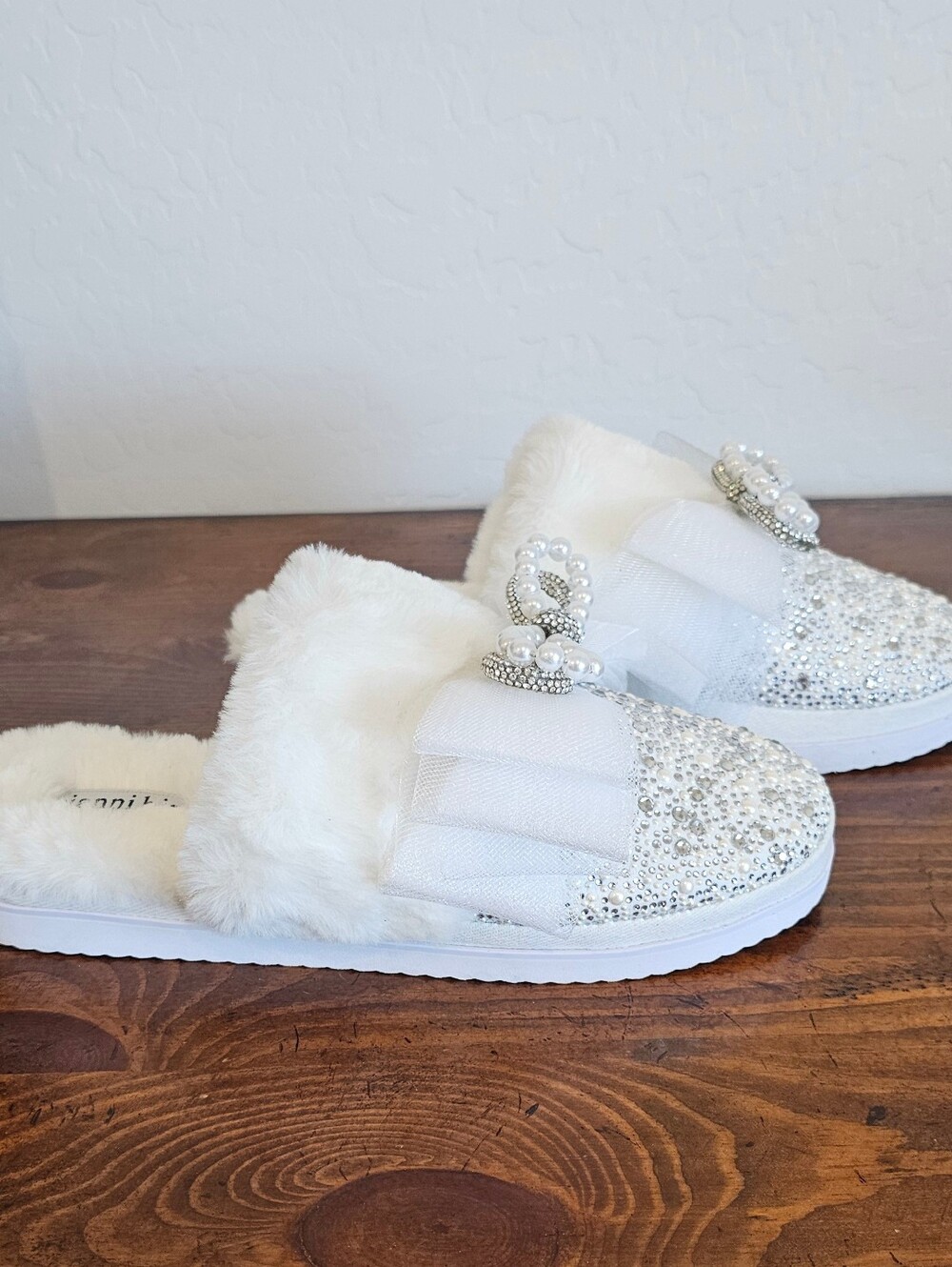 Gianni Bini White Rhinestone Bead Bow Fur Slip-On Bride Slippers Women's Sz 9/10 - Picture 4 of 7